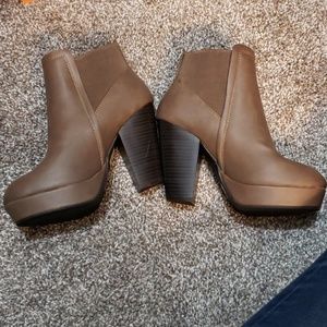 Brown Heel bootie